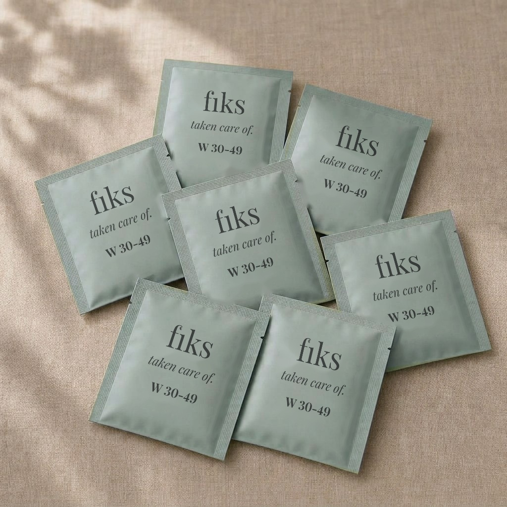 A single daily pouch from the fiks.health Female 30–49 range on a warm cream background.